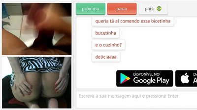 Mae pobl briod yn hoffi gwylio dieithriaid yn mastyrbio